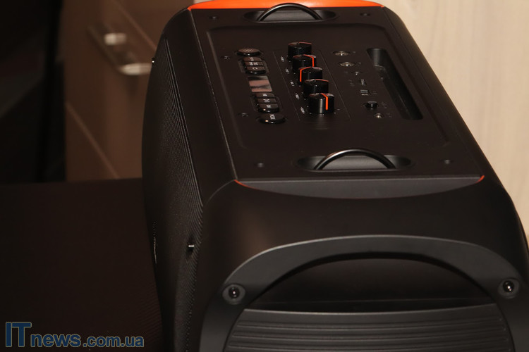 REAL-EL_X-795_portable_acoustics
